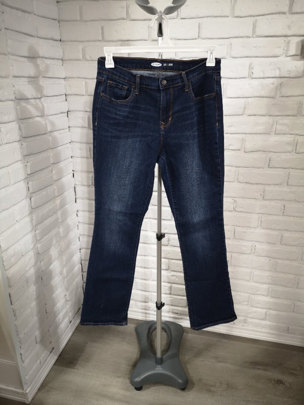 Old Navy Ladies Size 10 Medium Wash Curvy Bootcut Zipper & Button Closure Jeans